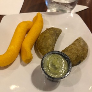 almojabanos y empanaditas de platano verde