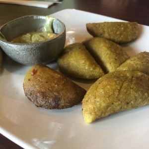 empanaditas de platano verde