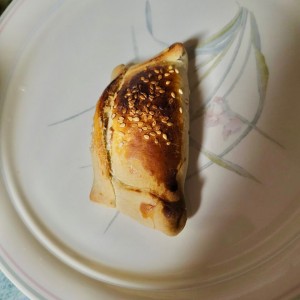 Empanada Brava (Pollo al curry con un toque de picante)