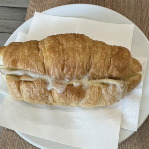 Croissant Pavo con Provolone