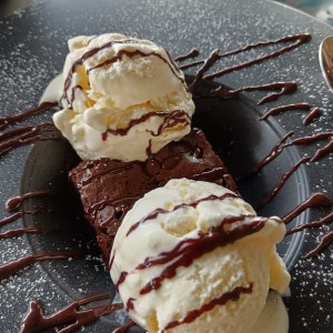 Postres - Brownie con Gelato