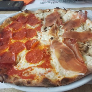 Pizza Diavola y Jamon Serrano