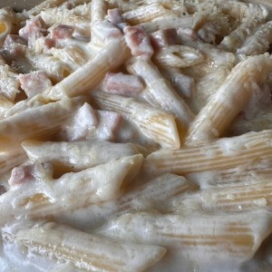 Pasta Tradizionale - Penne Alfredo