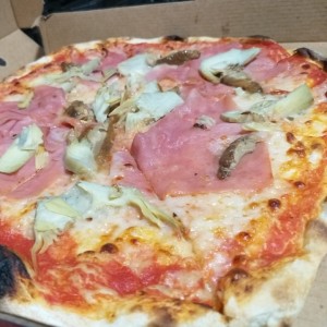 Pizza Tradicional - Capricciosa