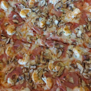 Pizza Tradizionale - Quattro Formaggi y camarones