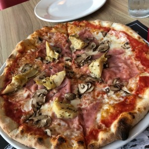 Pizza Tradicional - Capricciosa normal