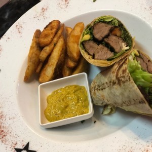 Wrap de filete de res con salsa de curry