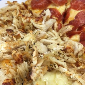 pizza de pollo y peperoni