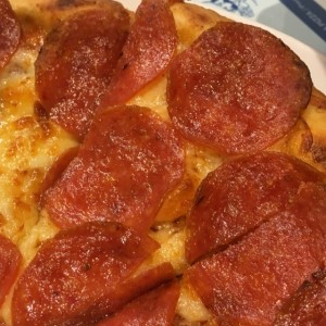 pizza de queso y peperoni