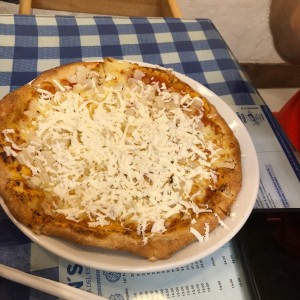 pizza de cebolla y queso feta
