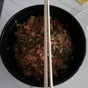 arroz Thai con carne y vegetal
