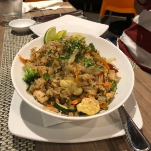 Arroz Thai con Pollo y Vegetales