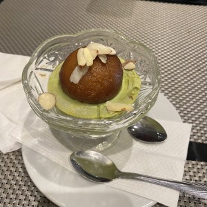 THE RAJ SPECIAL Con helado de pistacho