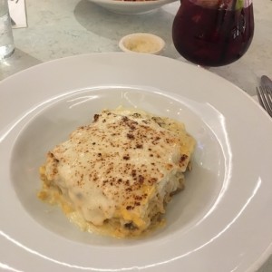 lasagna de pollo con salsa de hongo