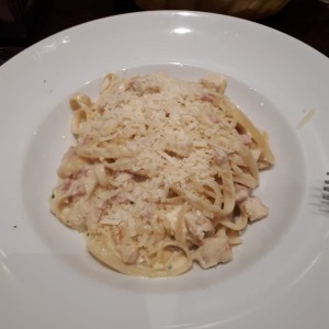 fettucini alfredo con pollo