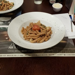 Penne Integral con pollo y hongos