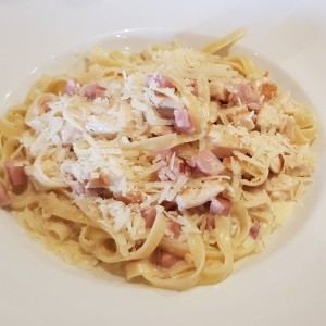 Pasta Alfredo con pollo