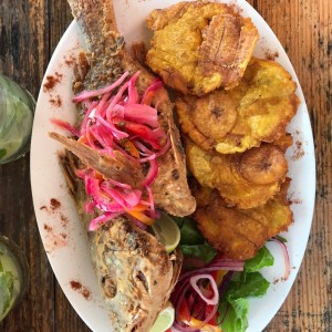 Platos Fuertes - Pescado Frito Veracruz