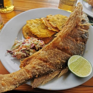 Platos Fuertes - Pescado Frito Veracruz