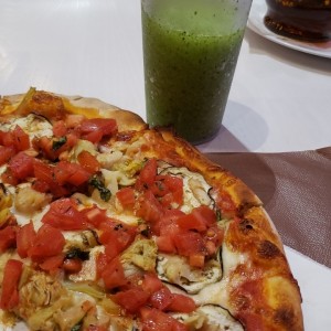 Pizza 3 ingredientes: alcachofa, berenjena y tomate aderezado
