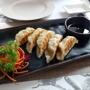 Entradas/Carpaccio - Gyoza (5 unidades)