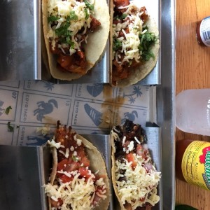 Tacos al Pastor y Tacos Alambres