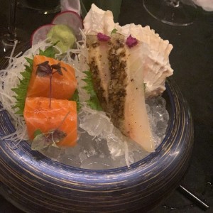 aqui hay 2 ordenes de sashimi... salmon y mahi