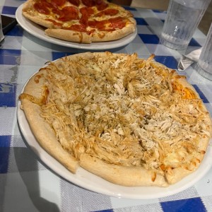 Pizza de peperoni y pollo 