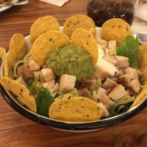 Taco Salad (con pollo)