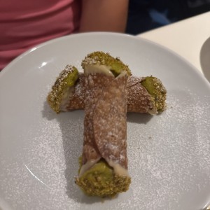 Cannoli de pistacho