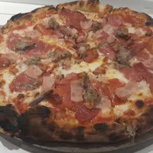 Pizza Carnivor