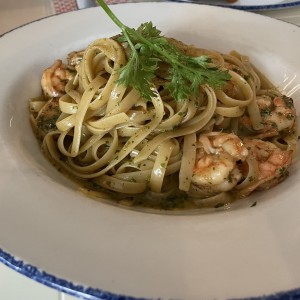 Fetuccini Aglio, Olio E Gamberetti