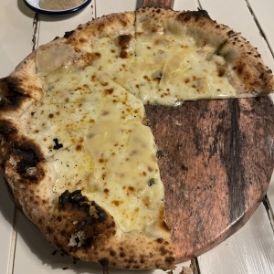 Piezas Tradicionales - Pizza Quattro Formaggi