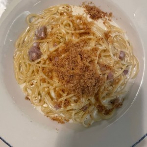 Spaghetti alfredo y proscciuto 