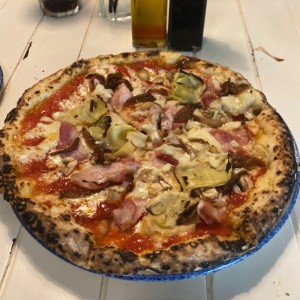 Piezas Tradicionales - Pizza Margherita GF con algunas extras