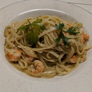 Fetuccini aglio, olio e gamberetti