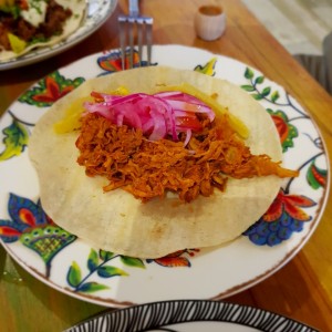 taco cochinita pibil