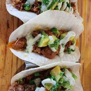 tacos de angus, cerdo y chorizo