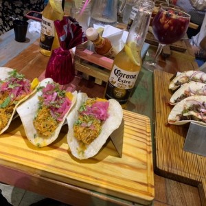 Tacos pibil y carnitas 