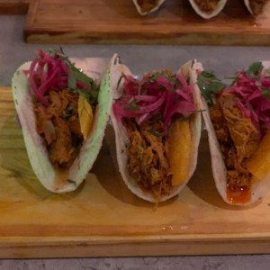 Tacos de Cochinita Pinil