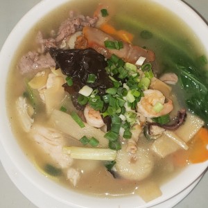 sopa de combinación estilo chino