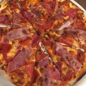 pizza 4 carnes deliciosa 