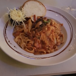 fetuccini con mariscos