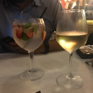 gin y vino blanco