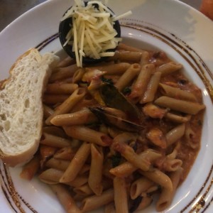 Penne integral con Mariscos