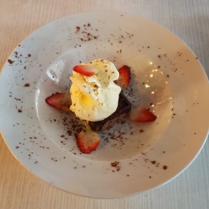 Brownie con helado