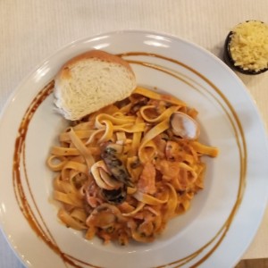 linguini con mariscos