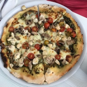 Pizza Nicoletta (Pollo Hongos Tomate Cherry)