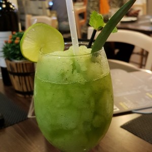 limonada con yerbabuena