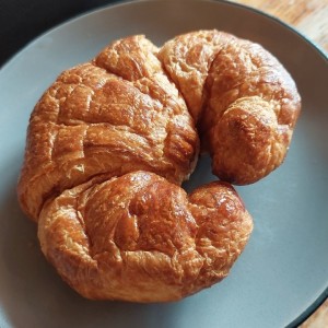 Croissant con queso (Mozzarella,Cheddar o Nacional)